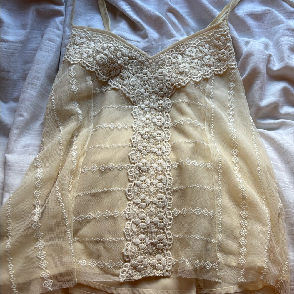american eagle lace tank top very detailed